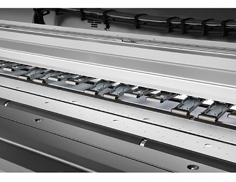 1638UH_0002_Layer-13-768x591